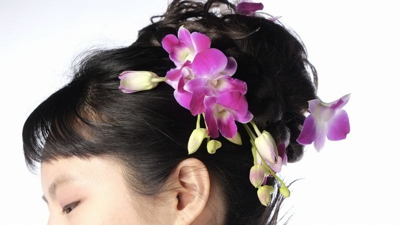 成人式や前撮りに 生花の髪飾り ヘアード をお花屋さんに注文する方法とコツまとめ 切花情報サイト ハナラボノート